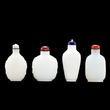 View full screen - View 1 of Lot 1055. Four white glass snuff bottles, Qing dynasty, 19th century | 清十九世紀 白料鼻煙壺一組四件.