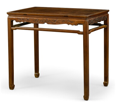 View full screen - View 1 of Lot 525. A HUANGHUALI 'CHILONG' TABLE 17TH CENTURY | 十七世紀 黃花梨螭龍紋半桌.