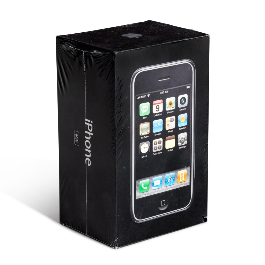 View full screen - View 1 of Lot 29. Apple Inc..