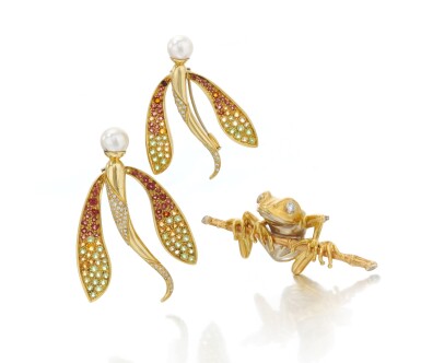 View full screen - View 1 of Lot 100. Collection of brooches (Collezione di spille).