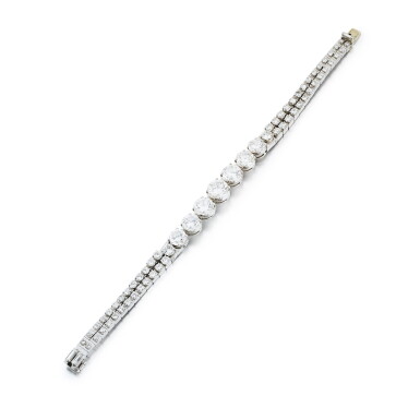 View full screen - View 1 of Lot 731. Bracelet diamants | Diamond bracelet .