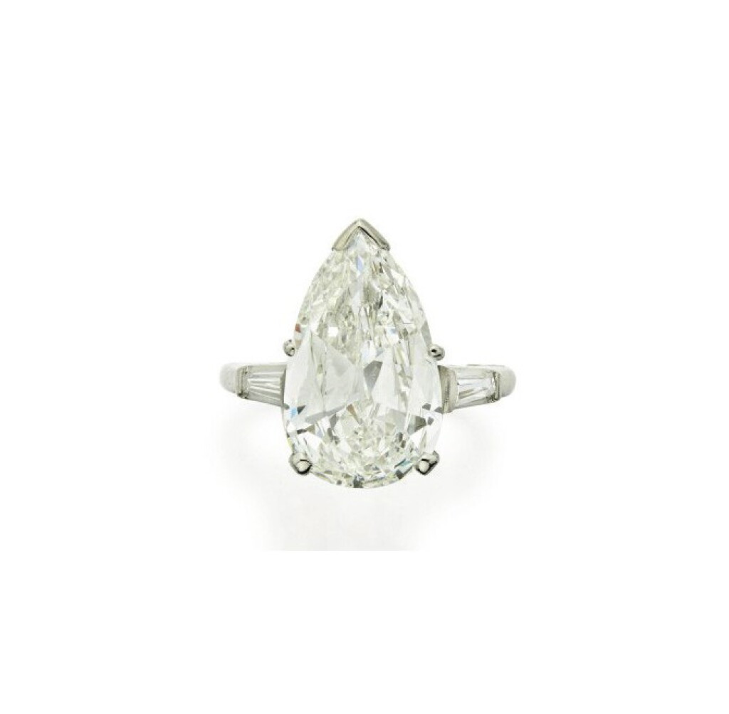 View full screen - View 1 of Lot 114. DIAMOND RING.