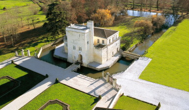View full screen - View 1 of Lot 186. Château La Tour Carnet 2009 (12 BT).