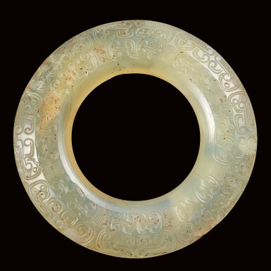 View full screen - View 1 of Lot 49. AN AGATE 'PHOENIX' RING, HUAN EASTERN ZHOU DYNASTY, SPRING AND AUTUMN PERIOD | 東周春秋時期 瑪瑙鳳紋環.
