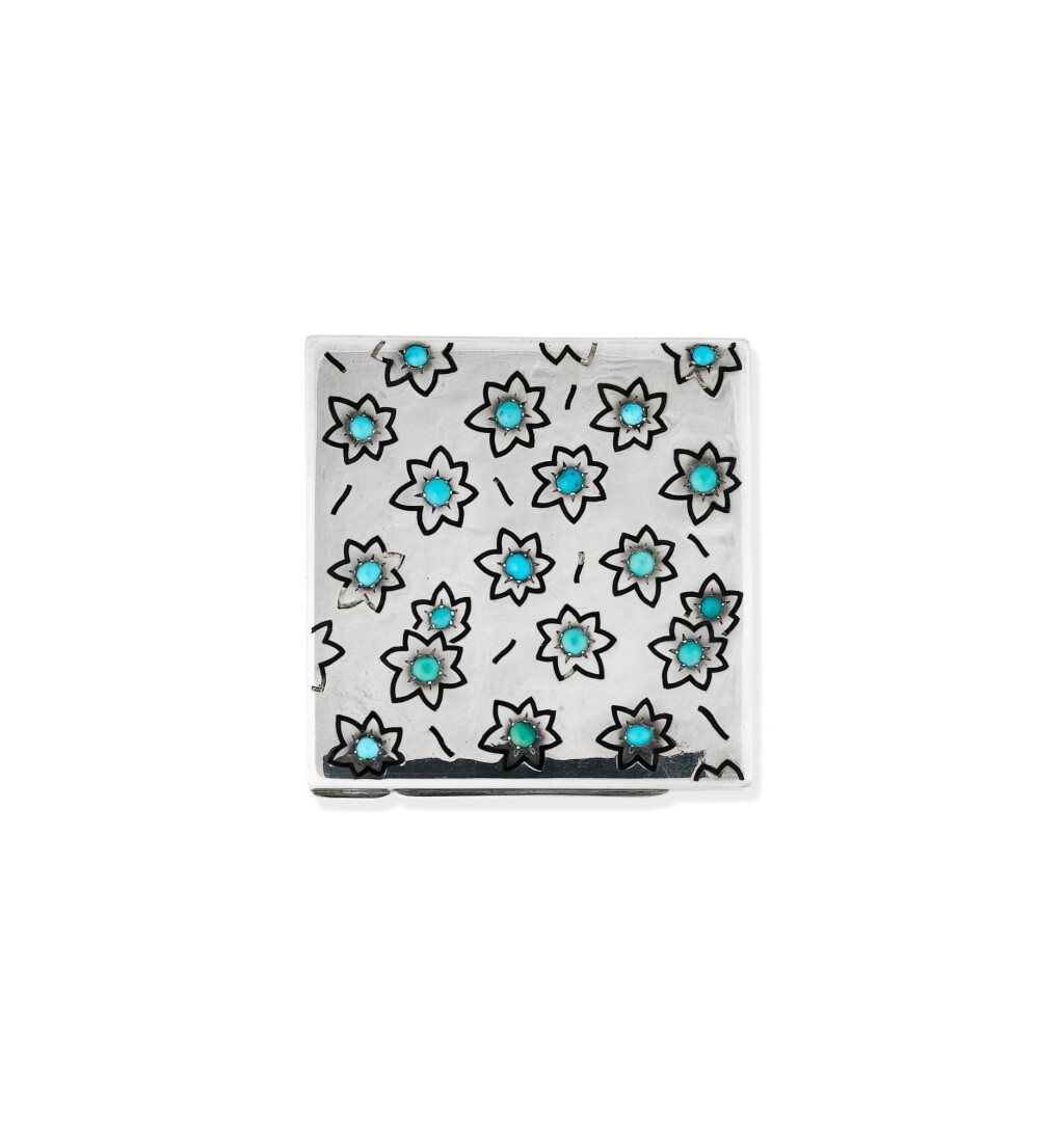 View full screen - View 1 of Lot 65. Poudrier argent, émail et turquoises | Silver, enamel and turquoise powder compact.