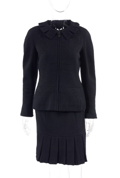 View full screen - View 1 of Lot 18. A MIDNIGHT BLUE WOOL-BLEND SKIRT SUIT, CHANEL.