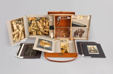 View full screen - View 1 of Lot 187. De ou par Marcel Duchamp ou Rrose Sélavy (La Boîte-en-valise), série B.