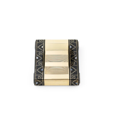 View full screen - View 1 of Lot 65. GUSTAVE RENAULT | ETUI À CIGARETTES ÉMAIL ET SAPHIRS | ENAMEL AND SAPPHIRE CIGARETTE CASE.