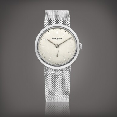 View full screen - View 1 of Lot 915. Reference 3419 | A stainless steel bracelet watch, Circa 1960 | 百達翡麗 | 型號3419 | 精鋼鏈帶腕錶,約1960年製.