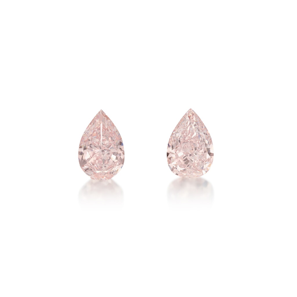 View full screen - View 1 of Lot 97. An Important Pair of Colored Diamonds | 一對彩色鑽石.
