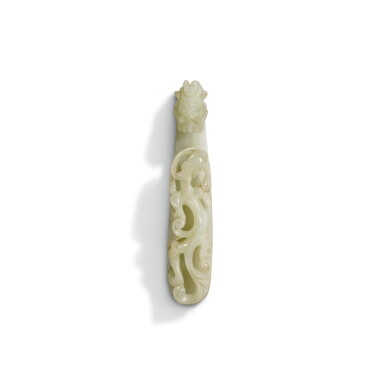 View full screen - View 1 of Lot 113. A PALE CELADON JADE BELTHOOK, QING DYNASTY, 18TH/19TH CENTURY | 清十八/十九世紀 青白玉雕螭龍紋帶鉤.