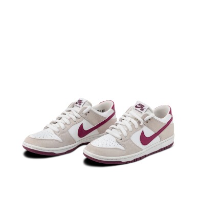 View full screen - View 1 of Lot 34. Nike SB Zoom Dunk Low Pro Sample | Size 9.
