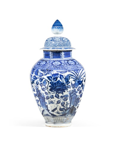 View full screen - View 1 of Lot 101. A large Arita 'ho ho bird with peony' blue and white hexagonal jar and cover Japan, late 17th - early 18th century | 日本 有田町 江戶時期 十七世紀末至十八世紀初 青花鳯穿牡丹紋六方蓋罐.
