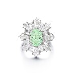 Fancy Green Diamond and Diamond Ring | 3.04克拉 彩綠色鑽石 配 鑽石戒指
