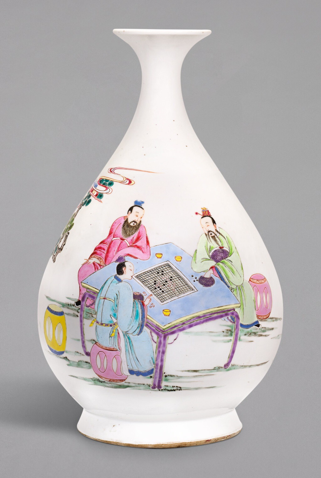 View full screen - View 1 of Lot 16. A LARGE ROSE-VERTE 'SCHOLARS' BOTTLE VASE, YUHUCHUN PING, QING DYNASTY, YONGZHENG PERIOD 清雍正 粉彩博弈圖玉壺春瓶.