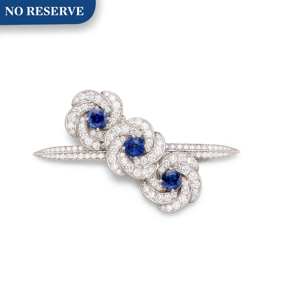 View full screen - View 1 of Lot 1040. 'Triple Swirl', Sapphire and Diamond Hair Slide | 格拉夫| 'Triple Swirl' 藍寶石 配 鑽石 髮飾 (藍寶石及鑽石共重約3.70及4.40克拉).