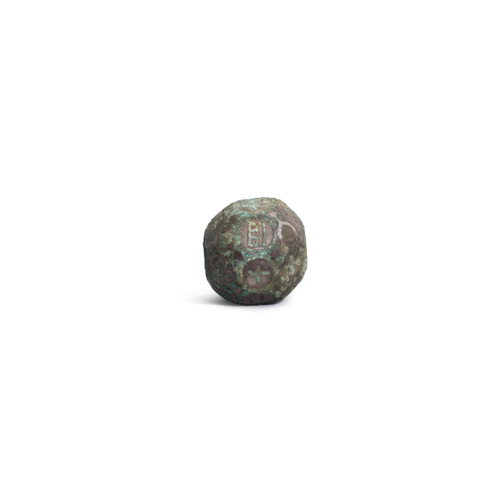View full screen - View 1 of Lot 748. A silver-inlaid bronze dice, Western Han dynasty | 西漢 青銅錯銀骰子.