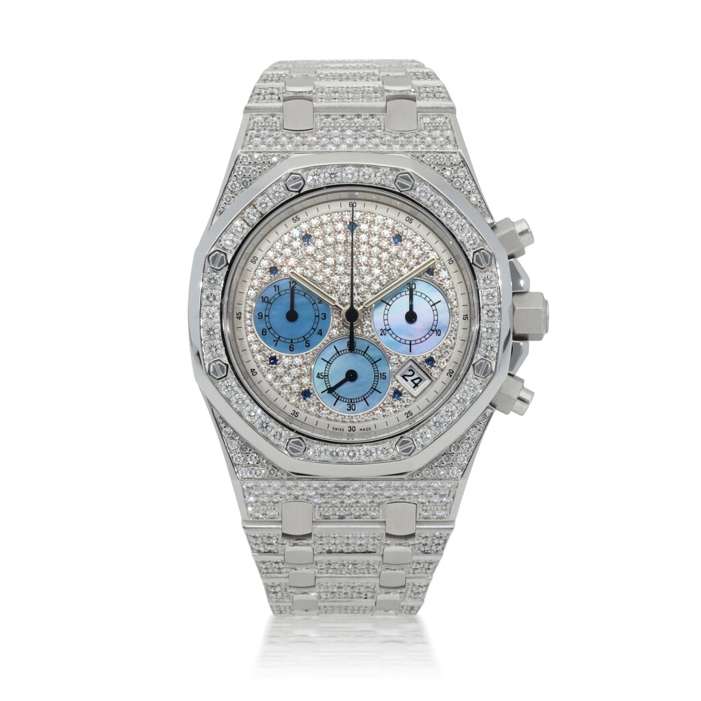 View full screen - View 1 of Lot 50. Royal Oak, Ref. 25967BC White gold, diamond and sapphire-set chronograph wristwatch with date, bracelet and mother of pearl subsidiary dials Made in 2003 | 愛彼25967BC型號「Royal Oak」白金鑲鑽石及藍寶石計時鍊帶腕錶,備日期顯示及珠母貝小錶盤,2003年製.