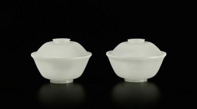 View full screen - View 1 of Lot 442. A pair of white jade bowls and covers, Marks and period of Qianlong | 清乾隆 白玉蓋盌一對 《乾隆年製》款.