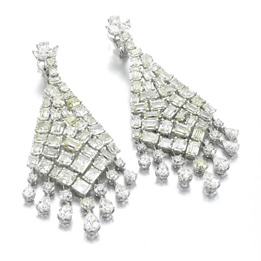View full screen - View 1 of Lot 103. GRAFF | PAIR OF DIAMOND EARRINGS.