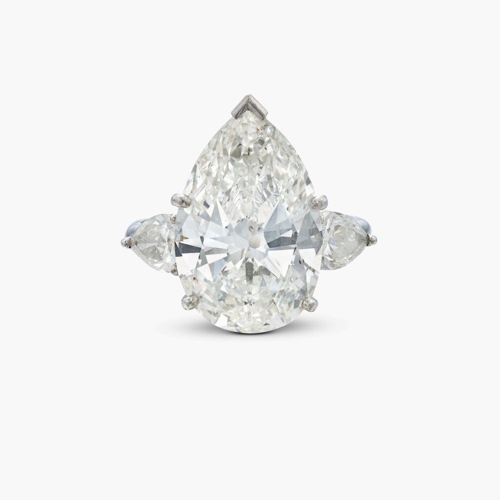 View full screen - View 1 of Lot 217. Diamond Ring .