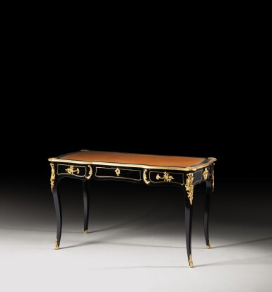 View full screen - View 1 of Lot 149. A LOUIS XV GILT-BRONZE MOUNTED EBONISED BUREAU PLAT | BUREAU PLAT EN PLACAGE DE POIRIER NOIRCI ET BRONZE DORE D'EPOQUE LOUIS XV.