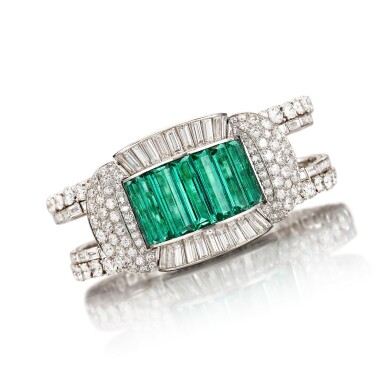 View full screen - View 1 of Lot 244. Emerald and Diamond Bangle | 祖母綠 配 鑽石 手鐲.