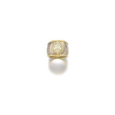 View full screen - View 1 of Lot 119. DIAMOND RING.