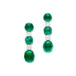 Pair of Emerald and Diamond Pendent Earrings | 「哥倫比亞」祖母綠 配 鑽石 耳墜一對(祖母綠共重19.42克拉)