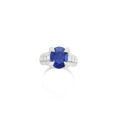View full screen - View 1 of Lot 824. Sapphire and diamond ring.