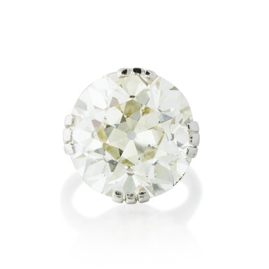 View full screen - View 1 of Lot 10. Bague diamant | Diamond ring.