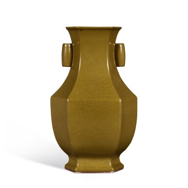 View full screen - View 1 of Lot 18. A teadust-glazed hexagonal vase, Seal mark and period of Qianlong | 清乾隆 茶葉末釉六方貫耳壺 《大清乾隆年製》款.