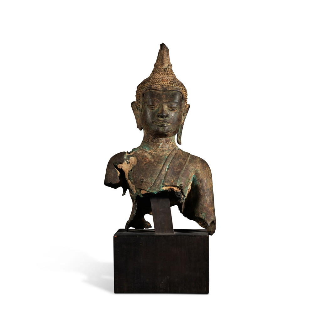 View full screen - View 1 of Lot 206. A bronze bust of Buddha, Thailand, circa 12th century.