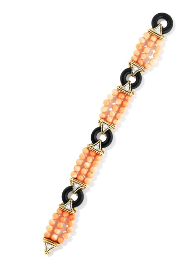 View full screen - View 1 of Lot 88. André Vassort | Bracelet onyx, corail et diamants | Onyx, coral and diamond bracelet.
