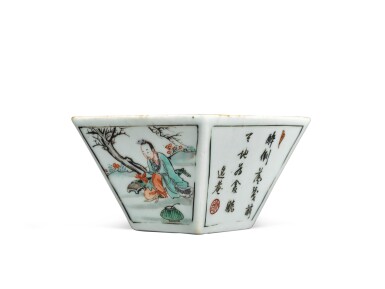 View full screen - View 1 of Lot 793. A FAMILLE-VERTE 'LI BAI' CUP, QING DYNASTY, KANGXI PERIOD.