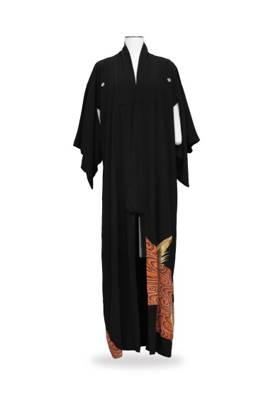 View full screen - View 1 of Lot 89. Unlabeled, Printed black crepe kimono circa 1975 | Sans griffe, kimono ancien en crêpe noir imprimé circa 1975.