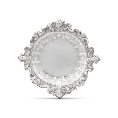 Voir en plein écran - Voir 1 du lot 863. A George II silver epergne dish, William Kidney, London, 1740.