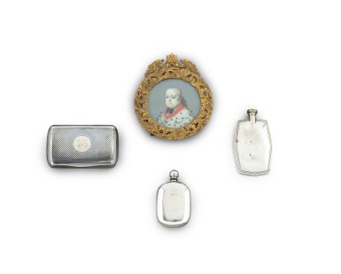 View full screen - View 1 of Lot 2044. Lot including two silver-plate vials, a small niello box with its spoon, a miniature representing a bishop in a gilt bronze frame | Lot comprenant deux fioles en métal argenté, une petite boîte niellée avec sa cuillère, une miniature représentant un prélat dans un cadre en bronze doré.