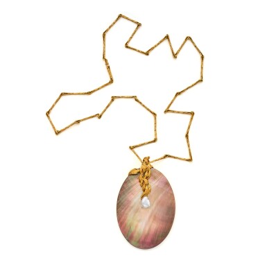 View full screen - View 1 of Lot 142. Abalone Brooch/Pendant.