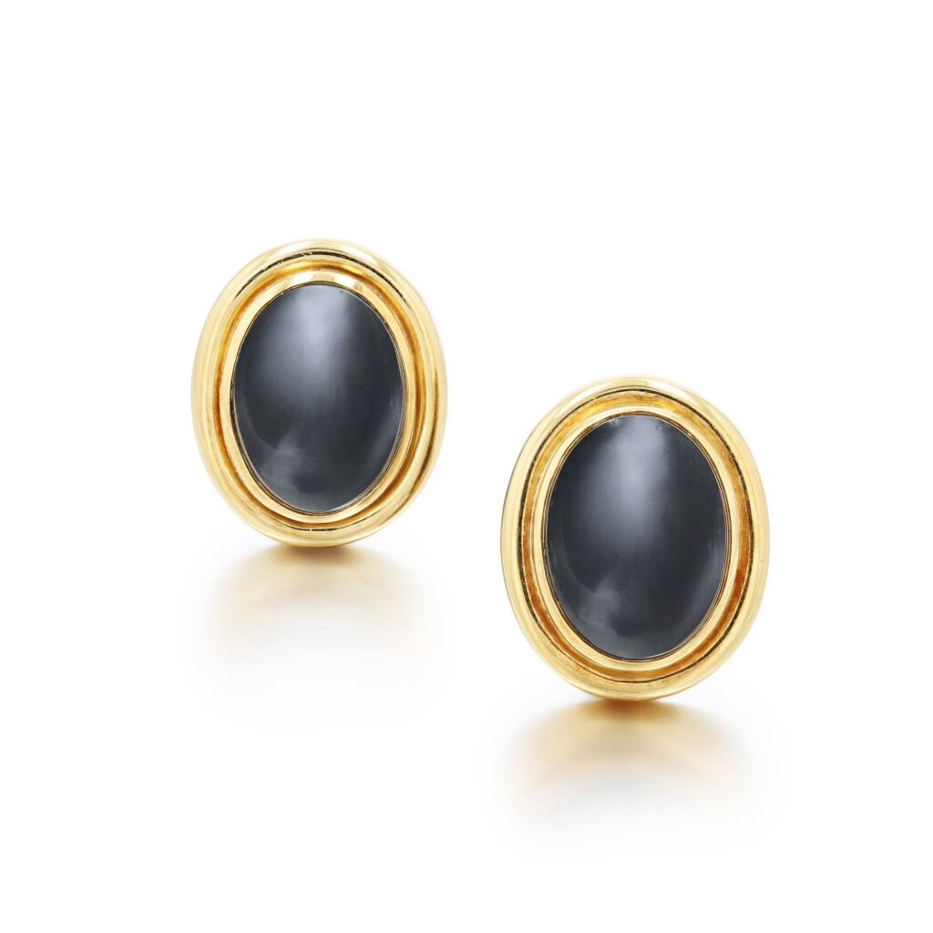 View full screen - View 1 of Lot 296. Pair of hematite gold ear clips | Paire de clips d'oreille hématite et or.