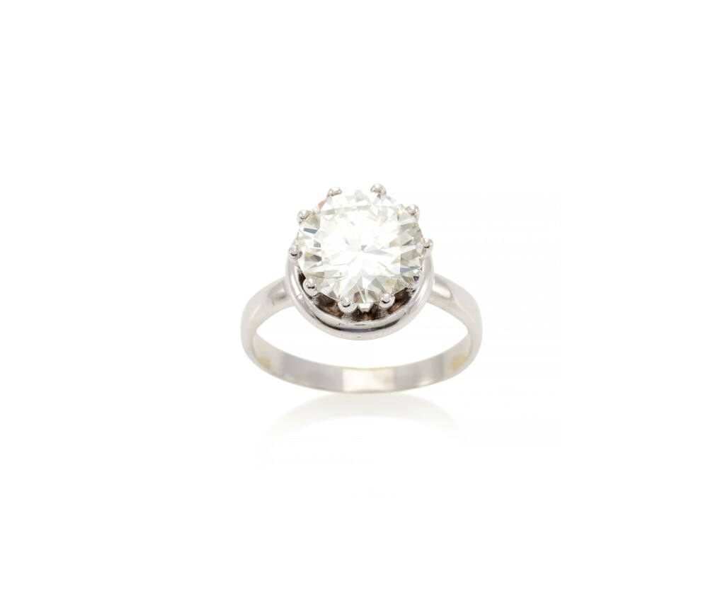 View full screen - View 1 of Lot 49. DIAMOND RING (SOLITARIO) .
