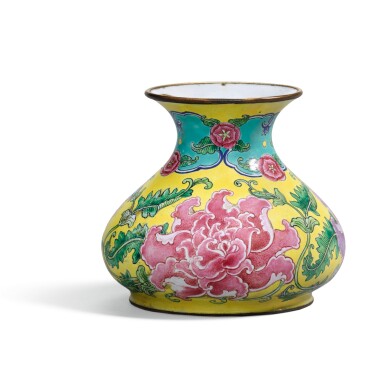 View full screen - View 1 of Lot 35. A SMALL PAINTED ENAMEL VASE | 銅胎畫琺琅纏枝牡丹紋小瓶.