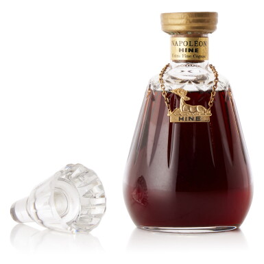 View full screen - View 1 of Lot 8296. Hine Napoleon Extra Old Fine Cognac 40.0 abv NV (1 BT70).