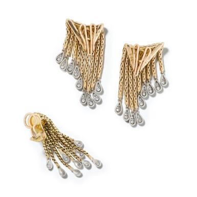 View full screen - View 1 of Lot 315. Deux paires de pendants d'oreille or et diamants | Two pairs of gold and diamond pendent earrings.