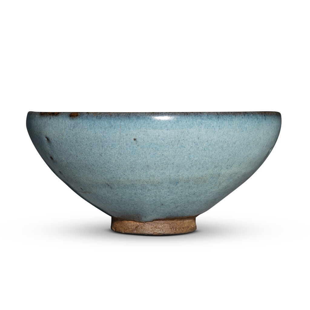 View full screen - View 1 of Lot 621. A 'Jun' blue-glazed bowl, Yuan - Ming dynasty | 元至明 鈞窰藍釉盌.
