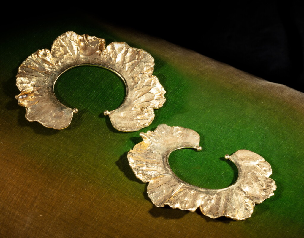 View full screen - View 1 of Lot 44. Paire de bracelets Colerette.