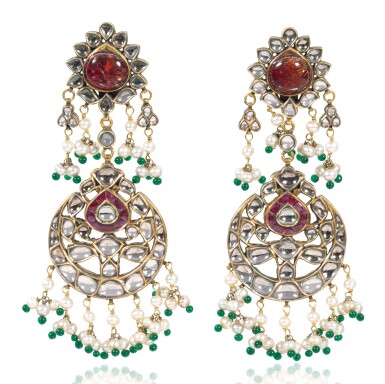 View full screen - View 1 of Lot 197. A PAIR OF GEM-SET AND PEARL PENDANT EARRINGS, INDIA, 19TH/20TH CENTURY.
