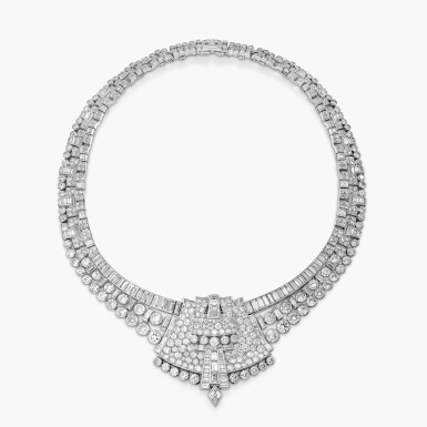 View full screen - View 1 of Lot 1702. Grassy Art Deco Diamond Necklace | 裝飾藝術風格 鑽石 項鏈.