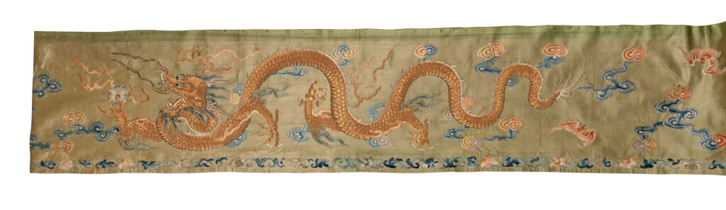 View full screen - View 1 of Lot 49. A large imperial green-ground gold-thread 'dragons' embroidered silk wall hanging Qing dynasty, Qianlong - Jiaqing period | 清乾隆至嘉慶 湖水綠緞繡金雲龍紋掛幅.