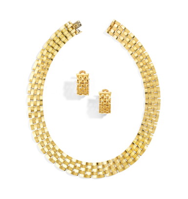 View full screen - View 1 of Lot 48. CARTIER | DEMI-PARURE OR, "MAILLON PANTHÈRE" | GOLD DEMI-PARURE, 'MAILLON PANTHÈRE'.